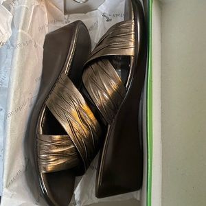 New in box women sandals